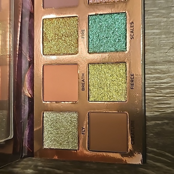 SOLD ON MERCARI- What's Up Beauty Dragon Eye pallet - Picture 3 of 4